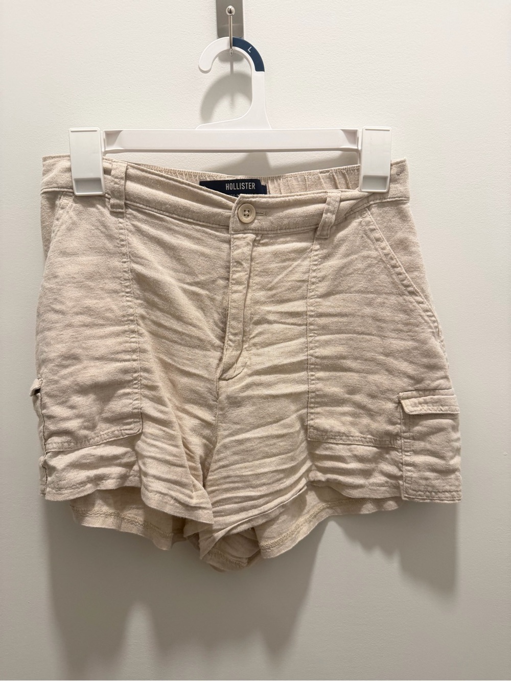 Hollister Women's Cream Linen Shorts